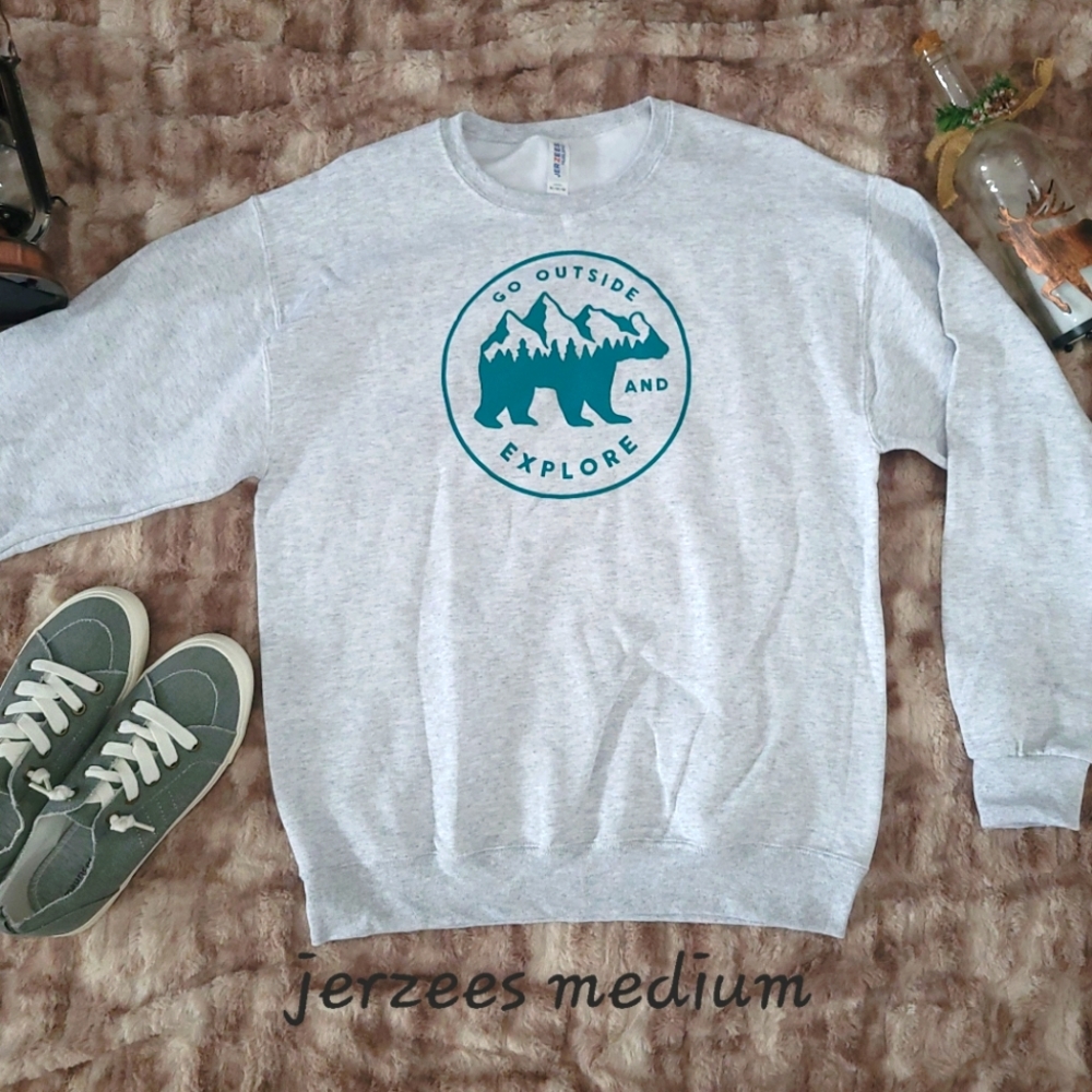 Custom crewneck explore